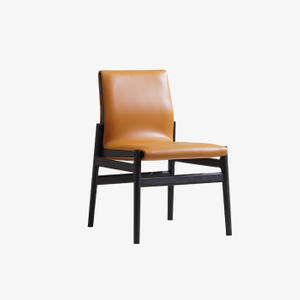 Современный светло-коричневый кожаный обеденный стул с боковой обивкой