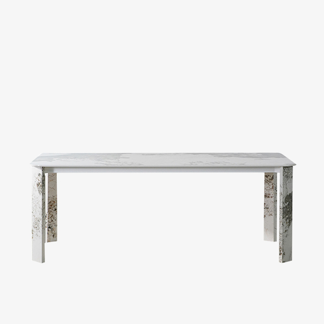 Прямоугольный стол из белой каменной плиты на открытом воздухе 