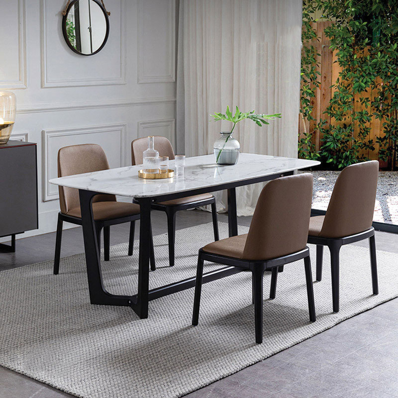 акцентное кожаное кресло