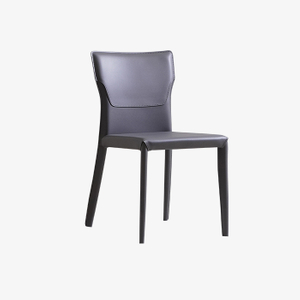 Минималистский обеденный стул без подлокотников синего цвета с кожаной обивкой и металлическими ножками