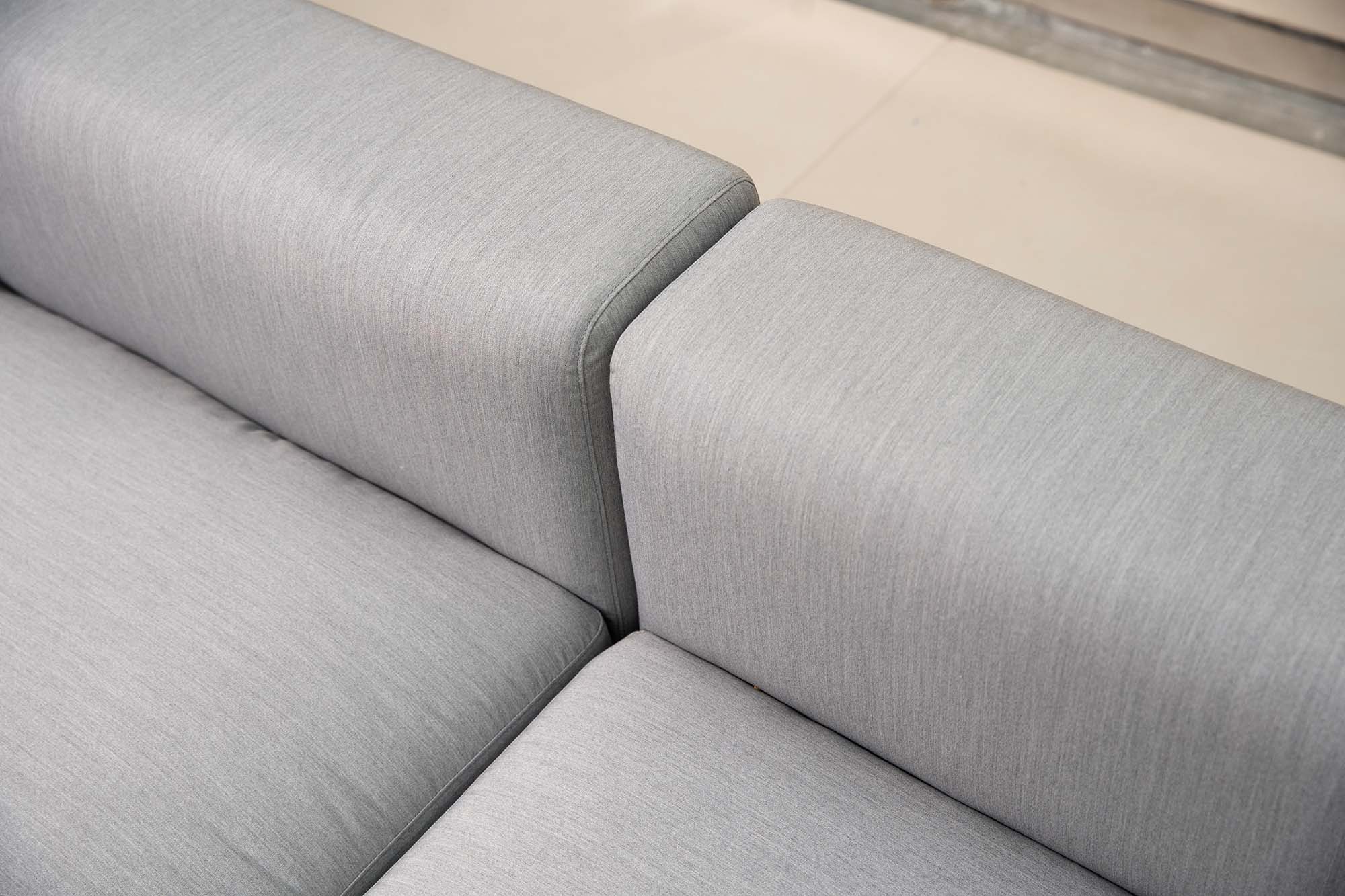 Открытый диван