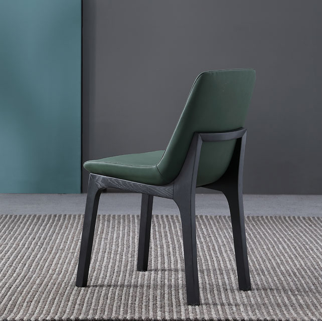 Современные кожаные стулья с металлическими подушками без подлокотников